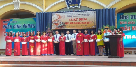 Awarding ceremony for outstanding teachers