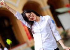 Nữ sinh 10x vừa học giỏi, vừa là mẫu ảnh "đắt show"