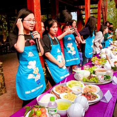 Hoạt động ngoại khóa trải nghiệm sáng tạo của khối 12 và 11